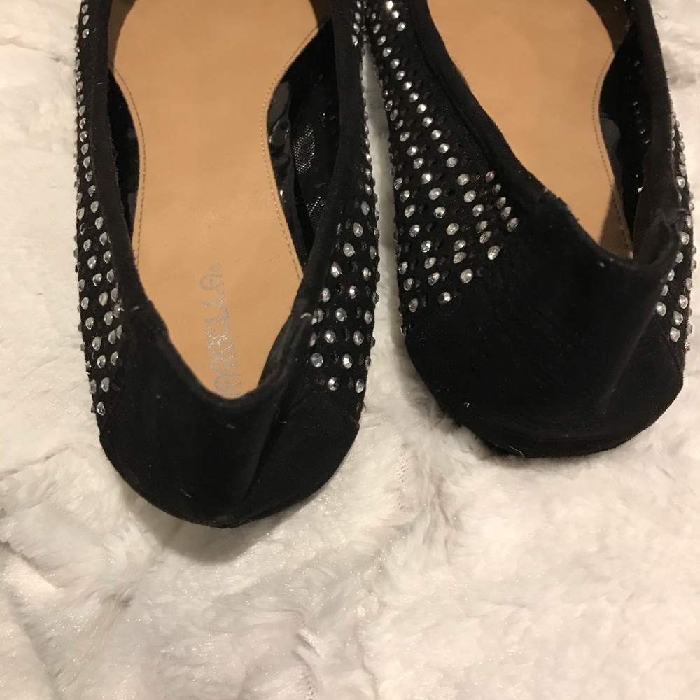 Shoes - Picture 4 of 5
